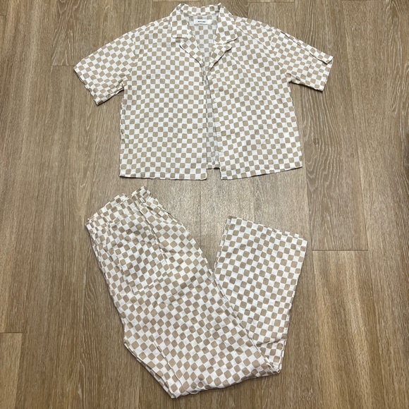 Checkered set - Picture 1 of 3